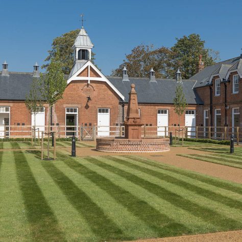 Image-3-Rothschild-Yard-1 Rothschild Yard lawn | Image courtesy of the National Heritage Centre for Horseracing and Sporting Art