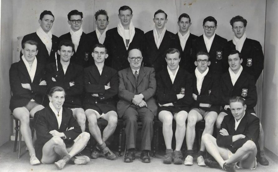 Tîm athletau dynion Prifysgol Aberystwyth, 1956 (Colin Morgan, sydd ar y dde yn y rheng nôl) | Teulu Dr Colin Morgan